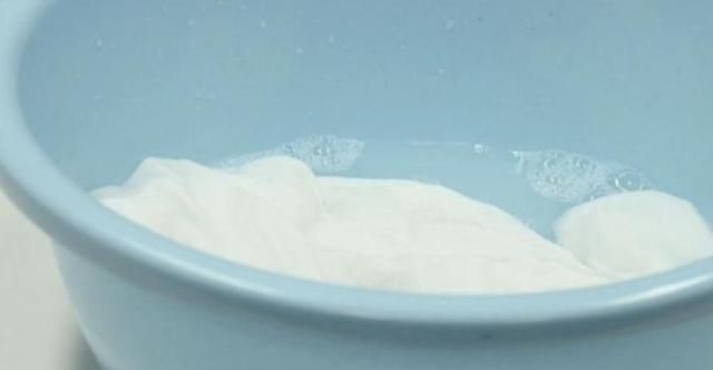 衣服有霉点，衣服上有霉点用什么能洗掉？图4