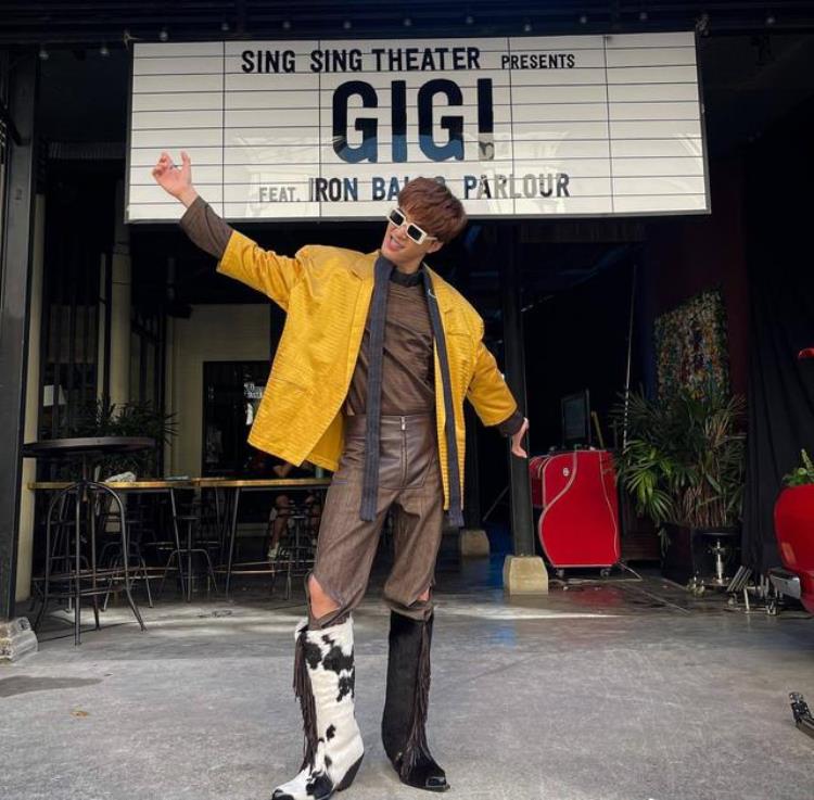 黑帮少爷爱上我就是桶哥的时装周3集换了9套衣服