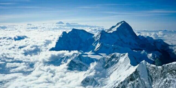 喜马拉雅山是哪两个板块,喜马拉雅山是由哪两个板块碰撞而成的?哪个板块抬升的图1