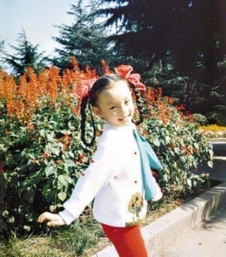 孙俪小时候与现在对比判若两人！网友：万万没想到这么可爱