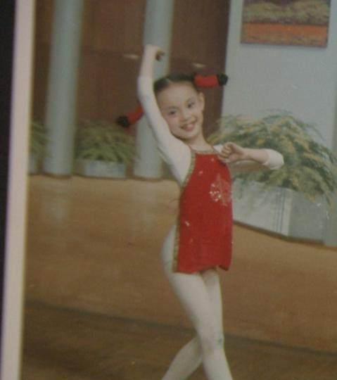 孙俪小时候与现在对比判若两人！网友：万万没想到这么可爱