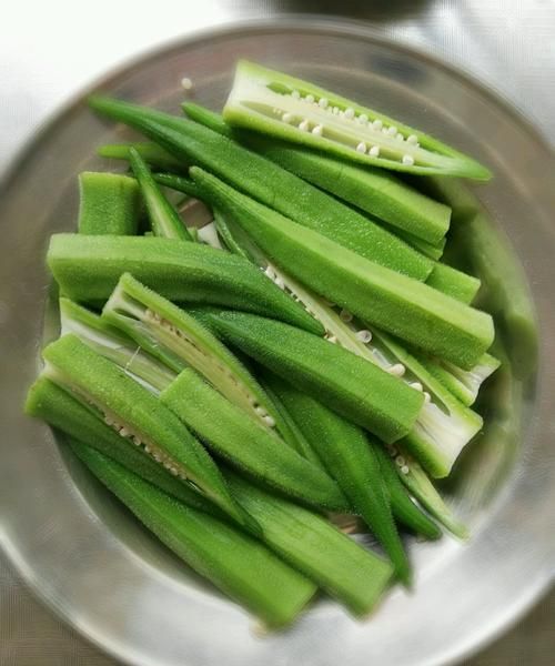 秋葵没焯水直接炒了能吃吗