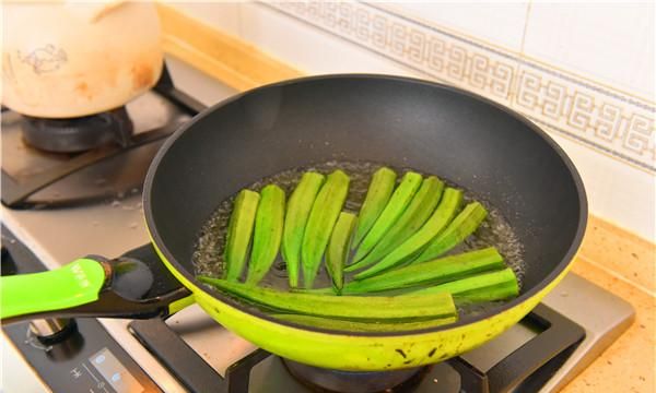 秋葵一定要焯水吗