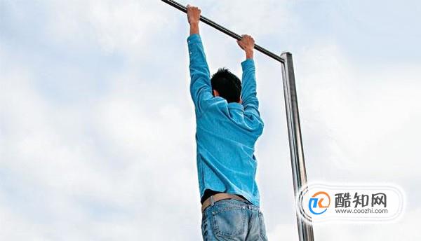 单杠的练习方法图解(“五招”带你突破单杠卷身上)