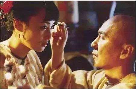 看过蒋勤勤与吴越年轻时照片对比，网友：陈建斌眼光太好了