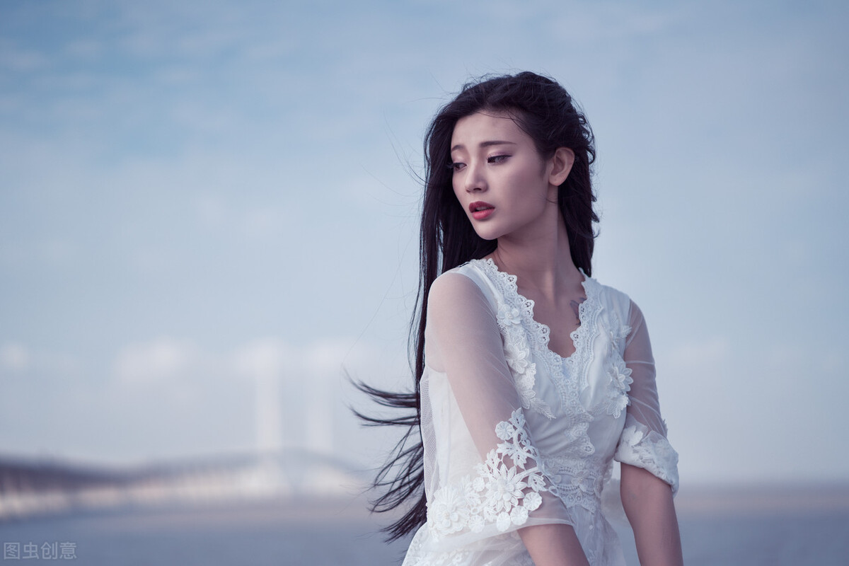 如何清洗染发剂皮肤（染发剂染到皮肤上用什么可以洗干净）