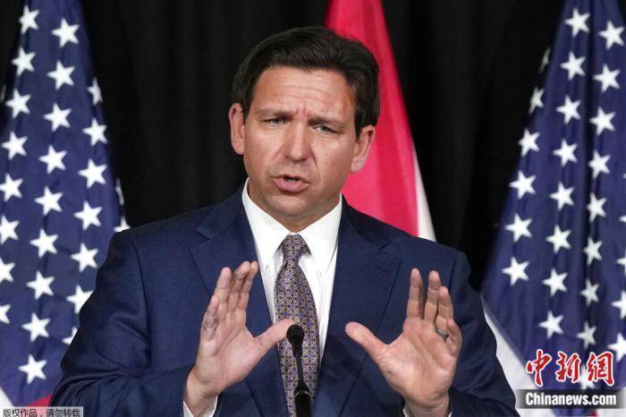 又撕起来了！“封口费”风波后，德桑蒂斯又呛特朗普