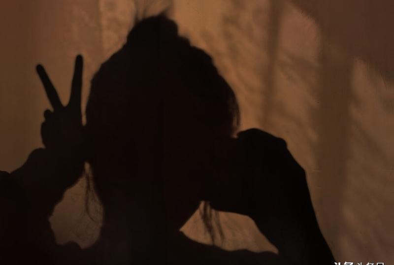 说不出的压抑和心累心情（心里好压抑好累好想哭）