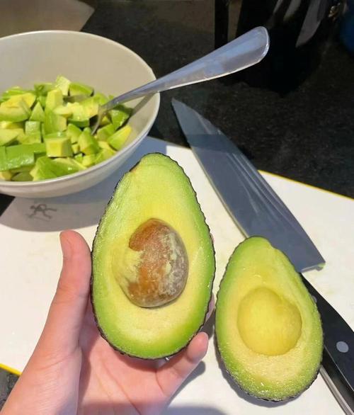 油牛果怎么吃（牛油果的七种美味吃法）