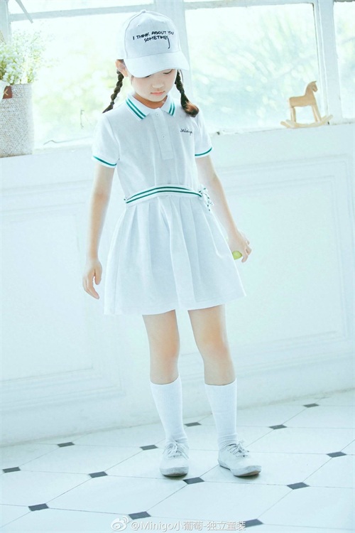 “真人阿拉蕾”小葡萄变身运动小少女，邻家有女初长成