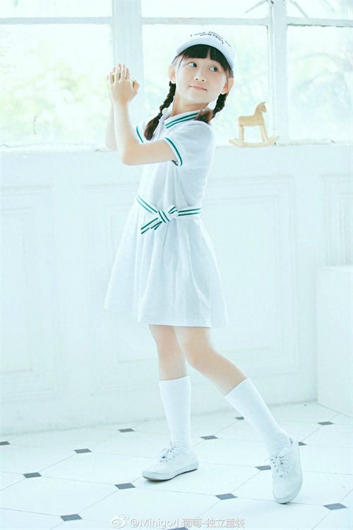 “真人阿拉蕾”小葡萄变身运动小少女，邻家有女初长成