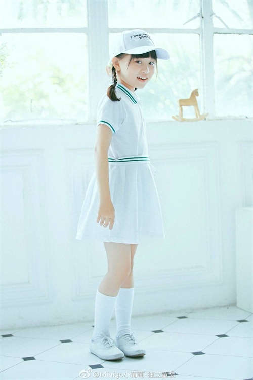 “真人阿拉蕾”小葡萄变身运动小少女，邻家有女初长成