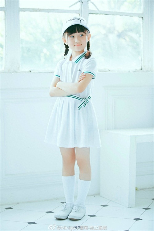 “真人阿拉蕾”小葡萄变身运动小少女，邻家有女初长成