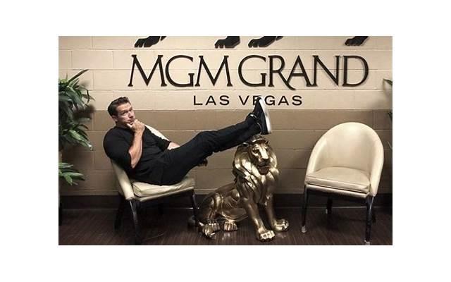 内向的男生喜欢你的表现有哪些 内向的男生喜欢你的表现有哪些