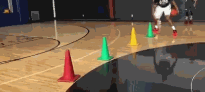 篮球必练运球基本功（5种运球训练帮你解决过不了人）(7)