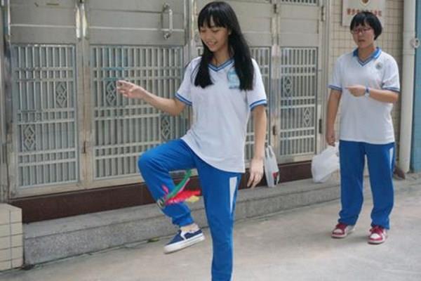 踢毽子会伤膝盖吗 如何避免踢毽子伤膝盖 踢毽子会伤膝盖吗 如何避免踢毽子伤膝盖