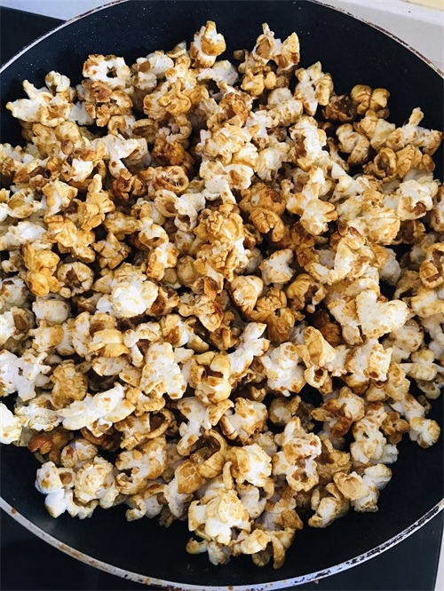 家庭自制爆米花的方法，原来就是这么简单