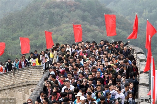 国庆假期景区游客爆满的9张图，人山人海场面壮观