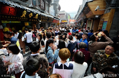 国庆假期景区游客爆满的9张图，人山人海场面壮观