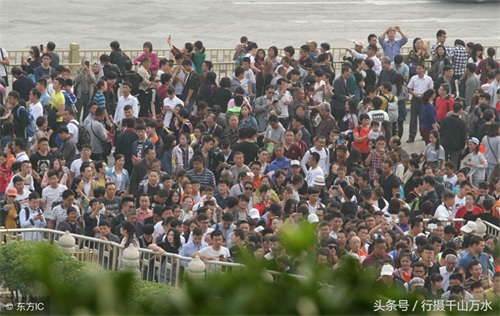 国庆假期景区游客爆满的9张图，人山人海场面壮观