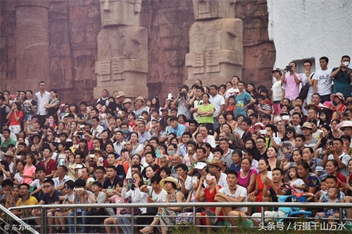 国庆假期景区游客爆满的9张图，人山人海场面壮观