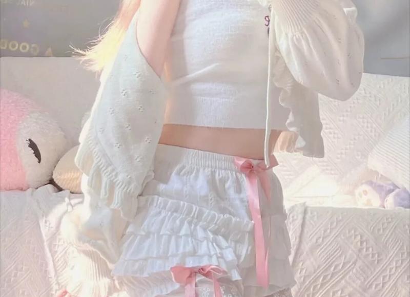 蔡徐坤杨幂，杨幂片场借蔡徐坤热水袋令他直呼很温暖