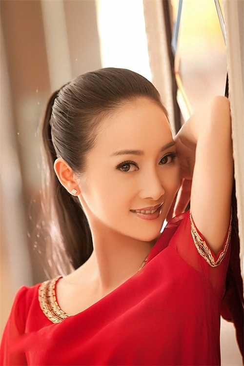 蒋林静古装气质极佳,出演过多个皇后,被誉为“皇后专业户”