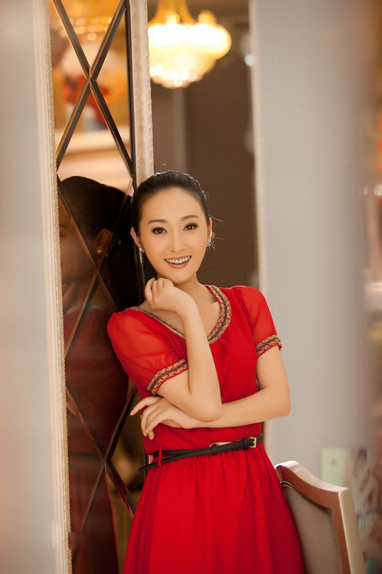 蒋林静古装气质极佳,出演过多个皇后,被誉为“皇后专业户”