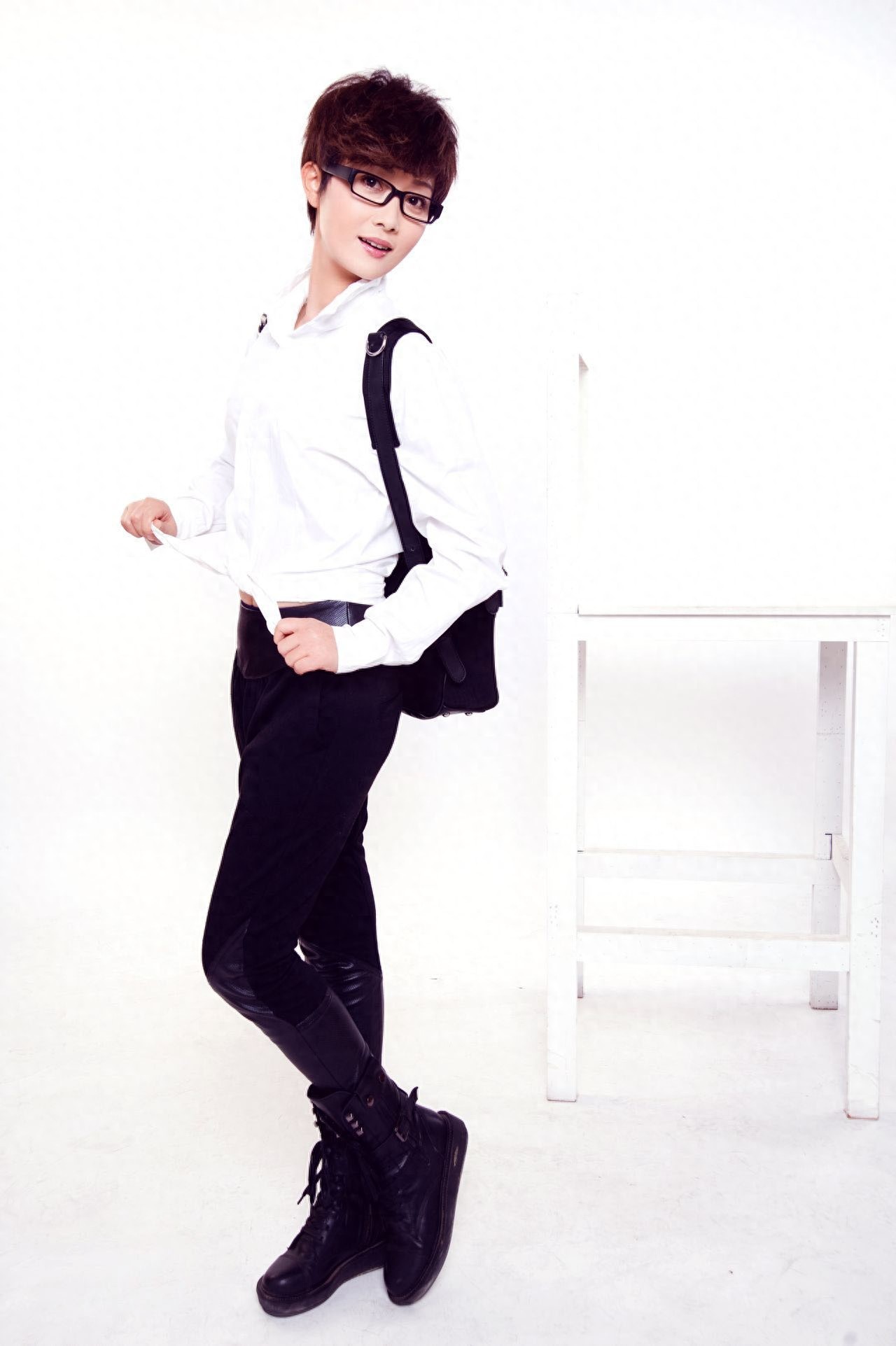 蒋林静古装气质极佳,出演过多个皇后,被誉为“皇后专业户”