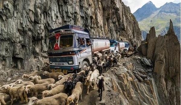 十大世界上最危险的九大公路：郭亮隧道上榜，第一是俄罗斯高加索路4